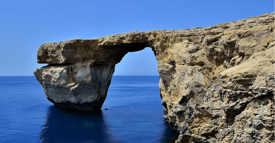 Malta’ s Azure Window Arch Collapsed into the Sea