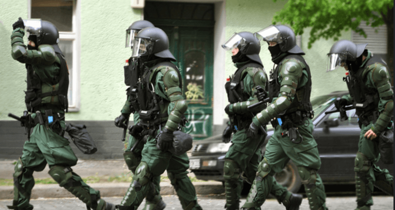 Germany to deport two terrorist suspects born in the country
