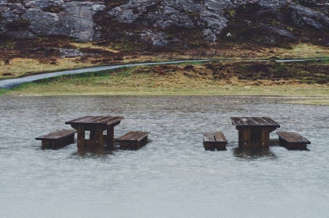 Serious floods killed 73 in India
