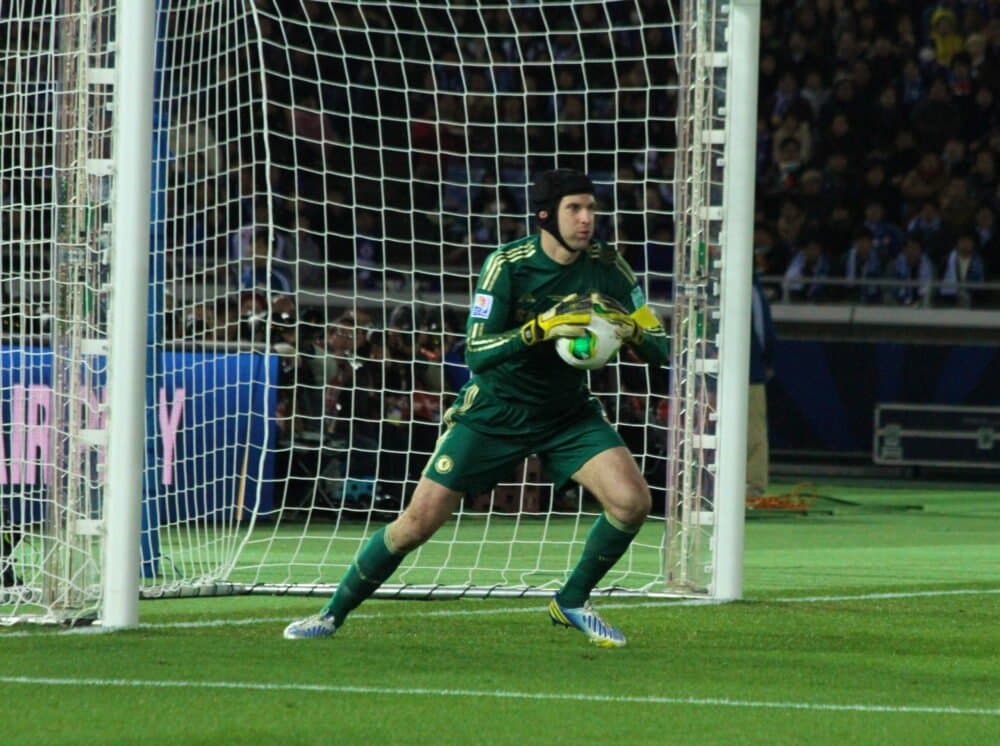 Petr Cech retires at the end of the season