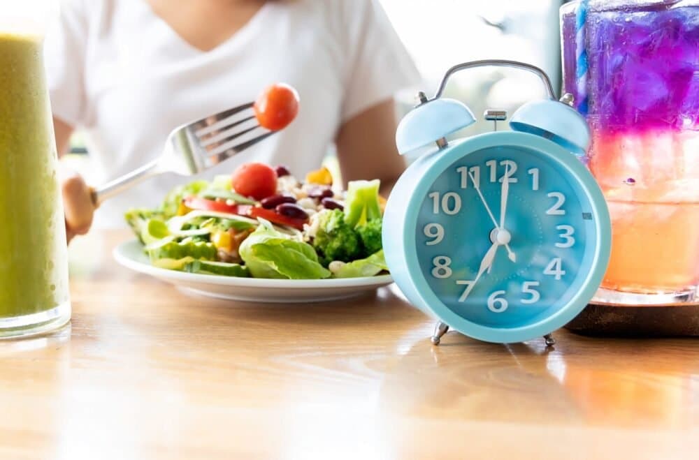 Intermittent fasting: the new health trend of eating patterns over diets