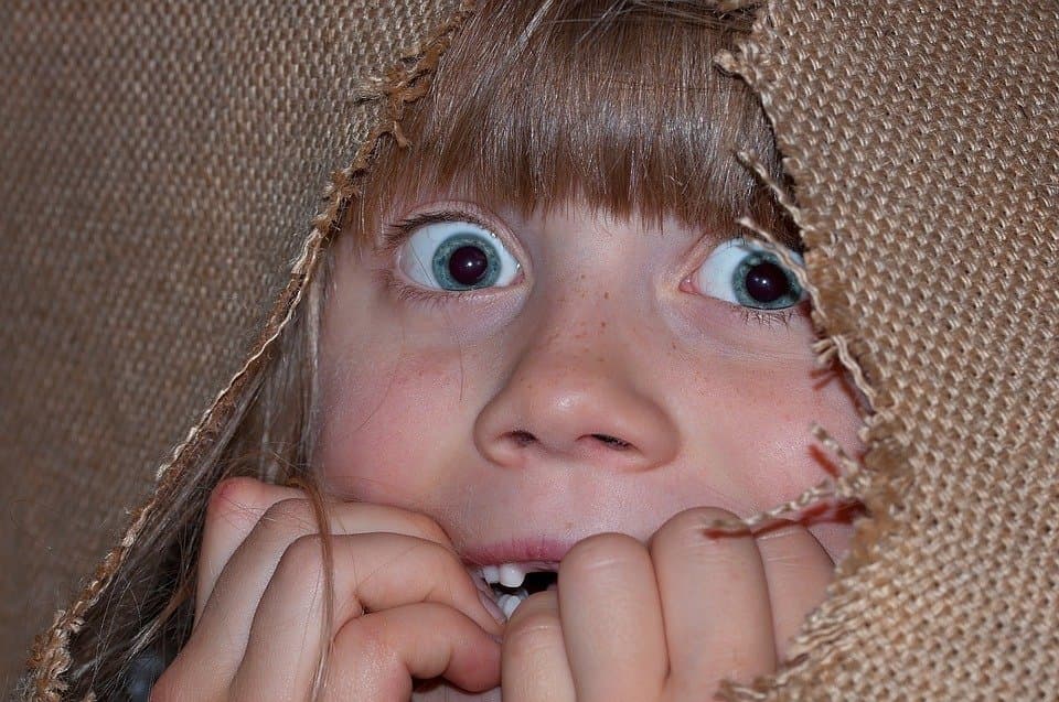 Don’t show your bellybutton! 5 fascinating national superstitions
